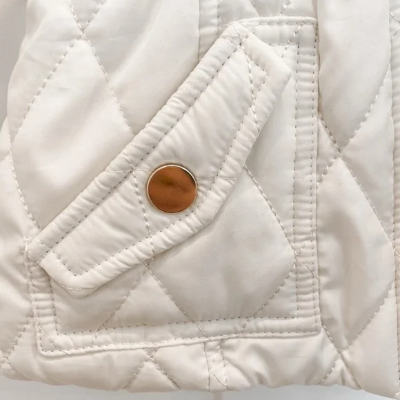 Sold Fall Sale: Liv & Lottie | White Quilted Jacket with Faux Fur Lining - Picture 3 of 6